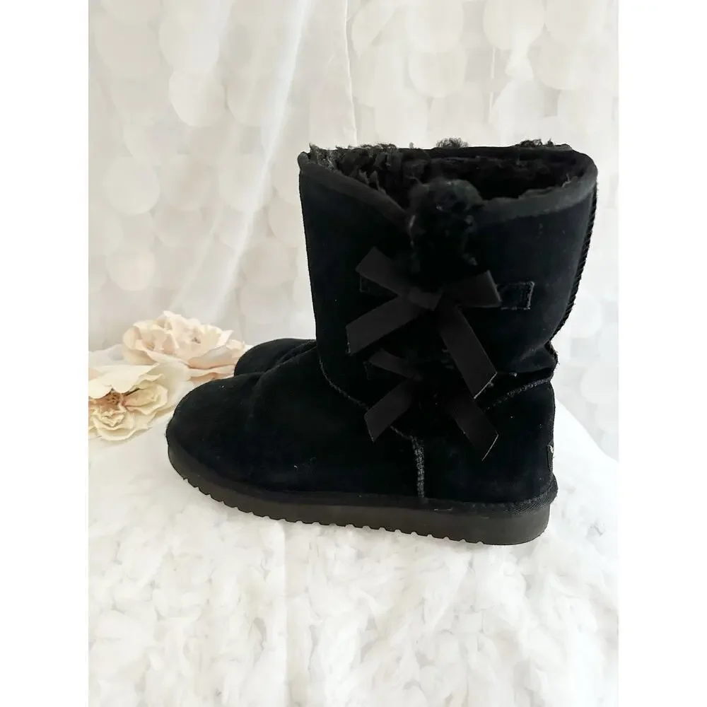 Kolaburra by UGG Victoria Black Suede Mid Calf Boots Women’s Size 11 Bows CLEAN